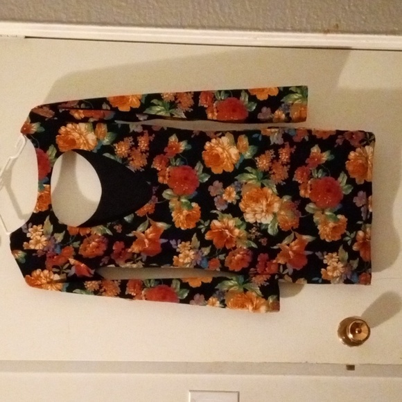 Floral t-knit dress - Picture 2 of 4